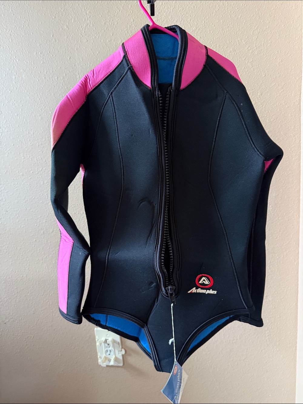 Women's Black & Pink Front-Zip Neoprene Swim Jacket